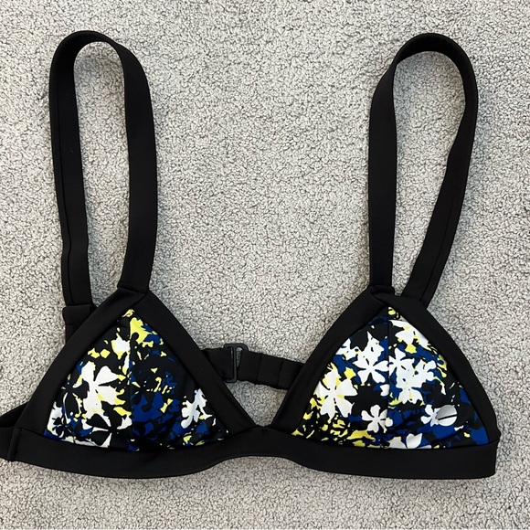 Sole East (Nordstrom) Triangle Swim Top - Picture 2 of 4